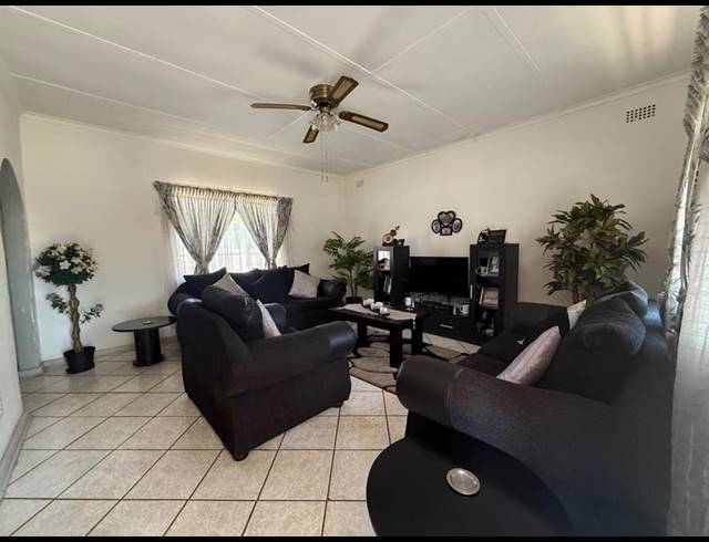 3 BEDROOM HOUSE FOR SALE IN VANDERBIJLPARK CW 6
